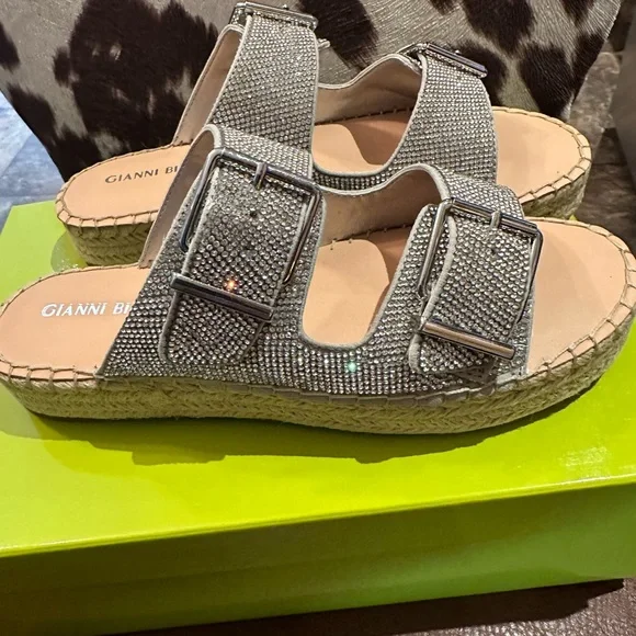 NEW Gianni Bini Sparkling Silver Sandals - Picture 3 of 8